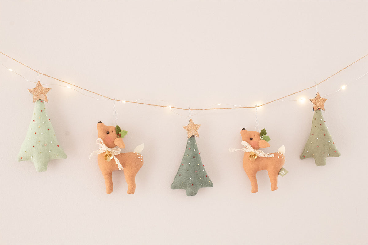 Deer and trees Christmas garland in organic linen with LED lights