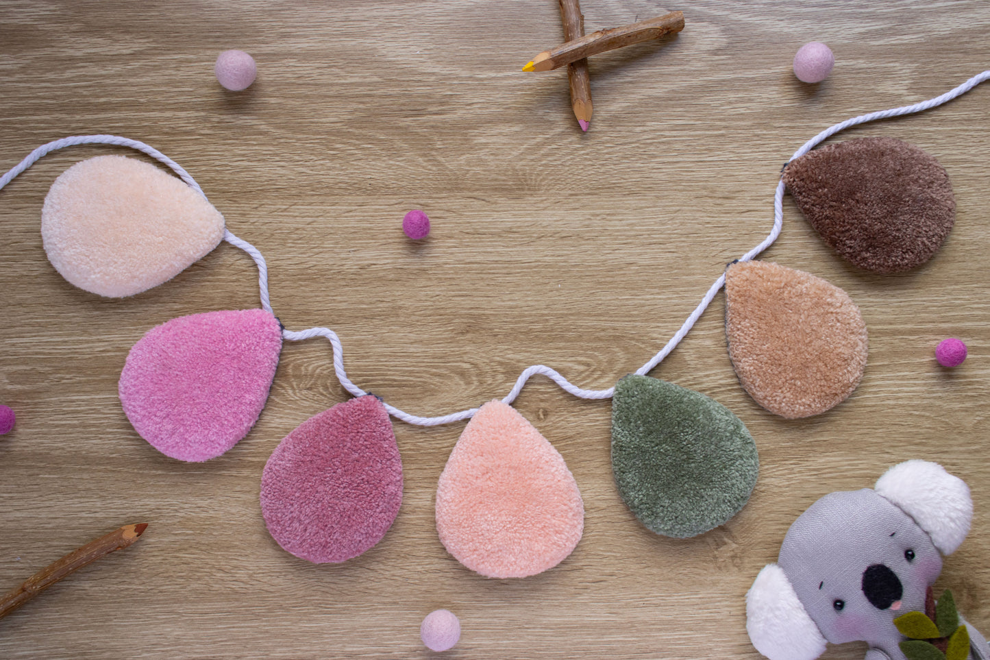 Girl’s Room Raindrop Garland – Pink Puddles