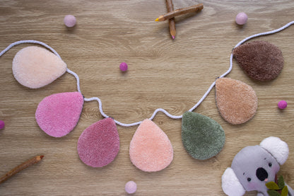 Girl’s Room Raindrop Garland – Pink Puddles