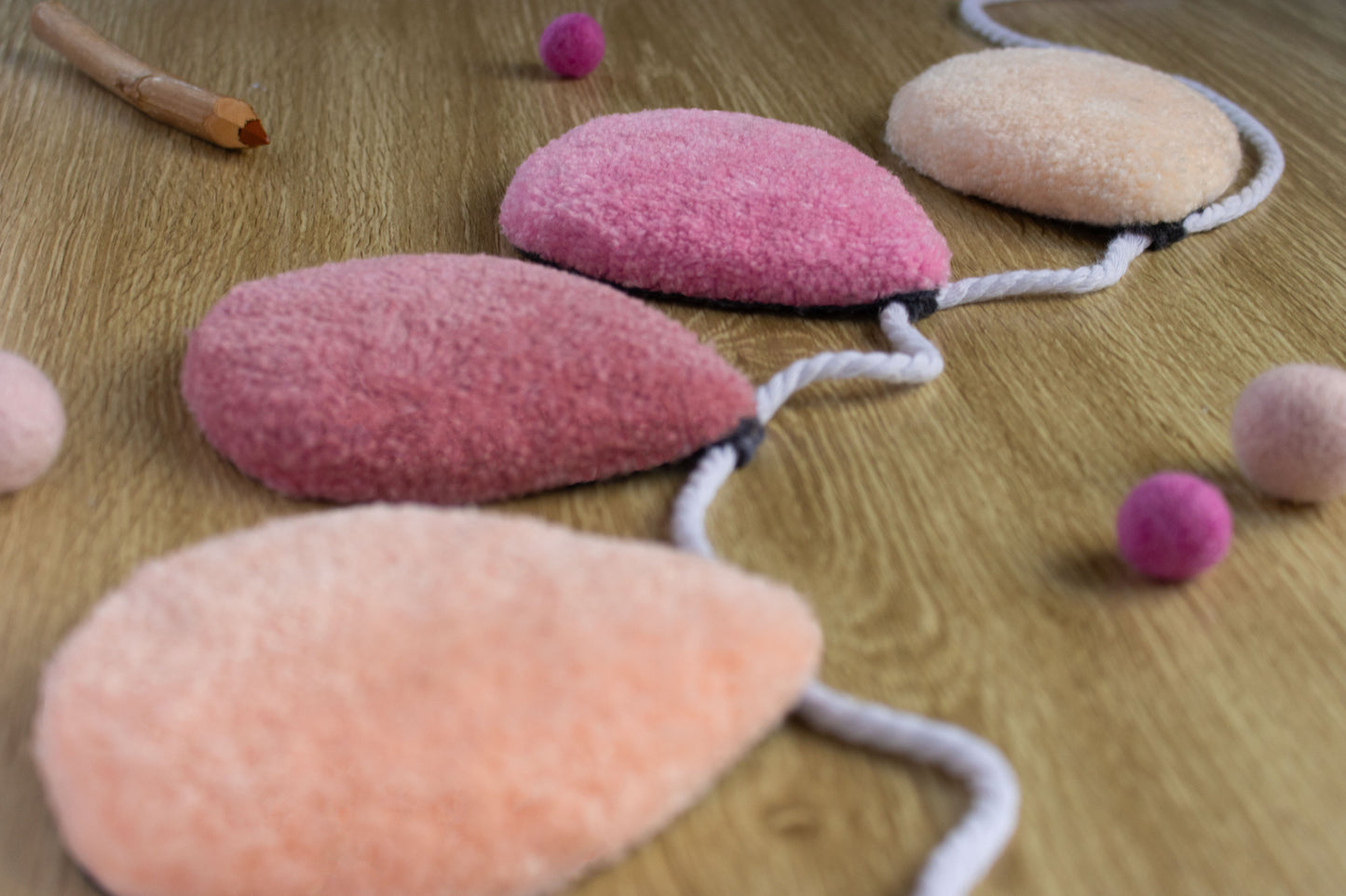 Girl’s Room Raindrop Garland – Pink Puddles