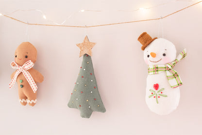 Snowman & Gingerbread Christmas Garland