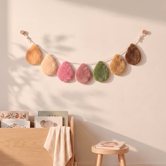 Girl’s Room Raindrop Garland – Pink Puddles